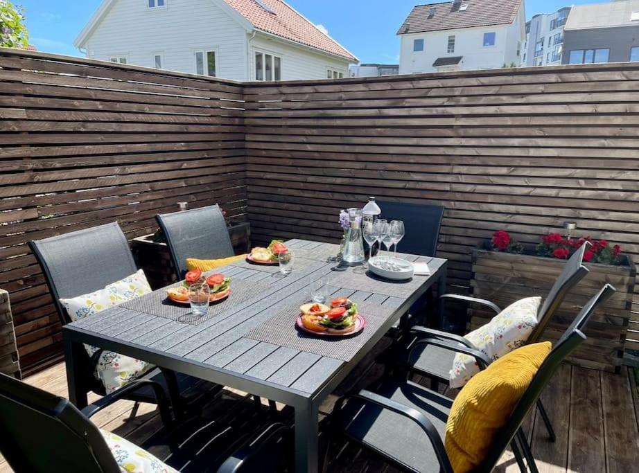 Central Family Twinhouse Stavanger Exterior foto